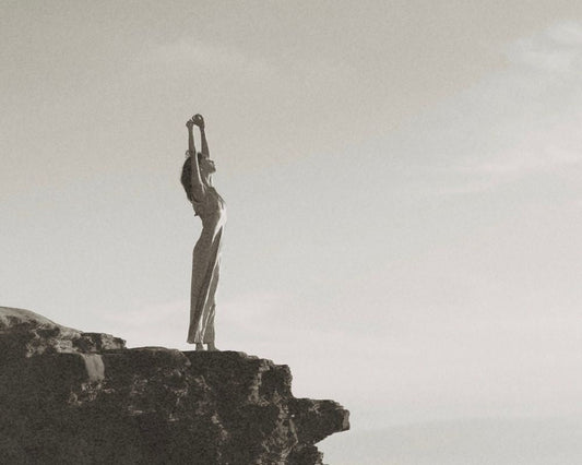 Langlebige Haut entsteht von innen: Ernährung, Schlaf und Bewegung als Schlüssel zu echter Regeneration