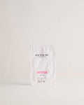 DOCTOR MI! SUPER RADIANT EYE PATCHES Augenpatches aus natürlichen Biocellulose-Fasern für einen sofortigen Strahlkraft-Booster für müde Augen in weißer Verpackung auf weißem Hintergrund 