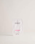 DOCTOR MI! SUPER RADIANT EYE PATCHES Augenpatches aus natürlichen Biocellulose-Fasern für einen sofortigen Strahlkraft-Booster für müde Augen in weißer Verpackung auf weißem Hintergrund 